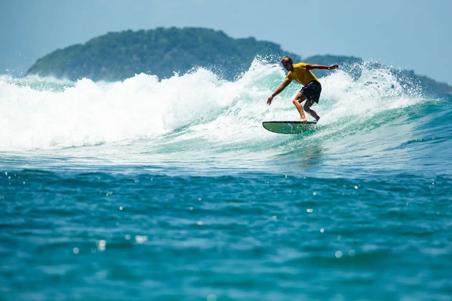 Surfing Sri Lanka – gdzie i kiedy jechać?